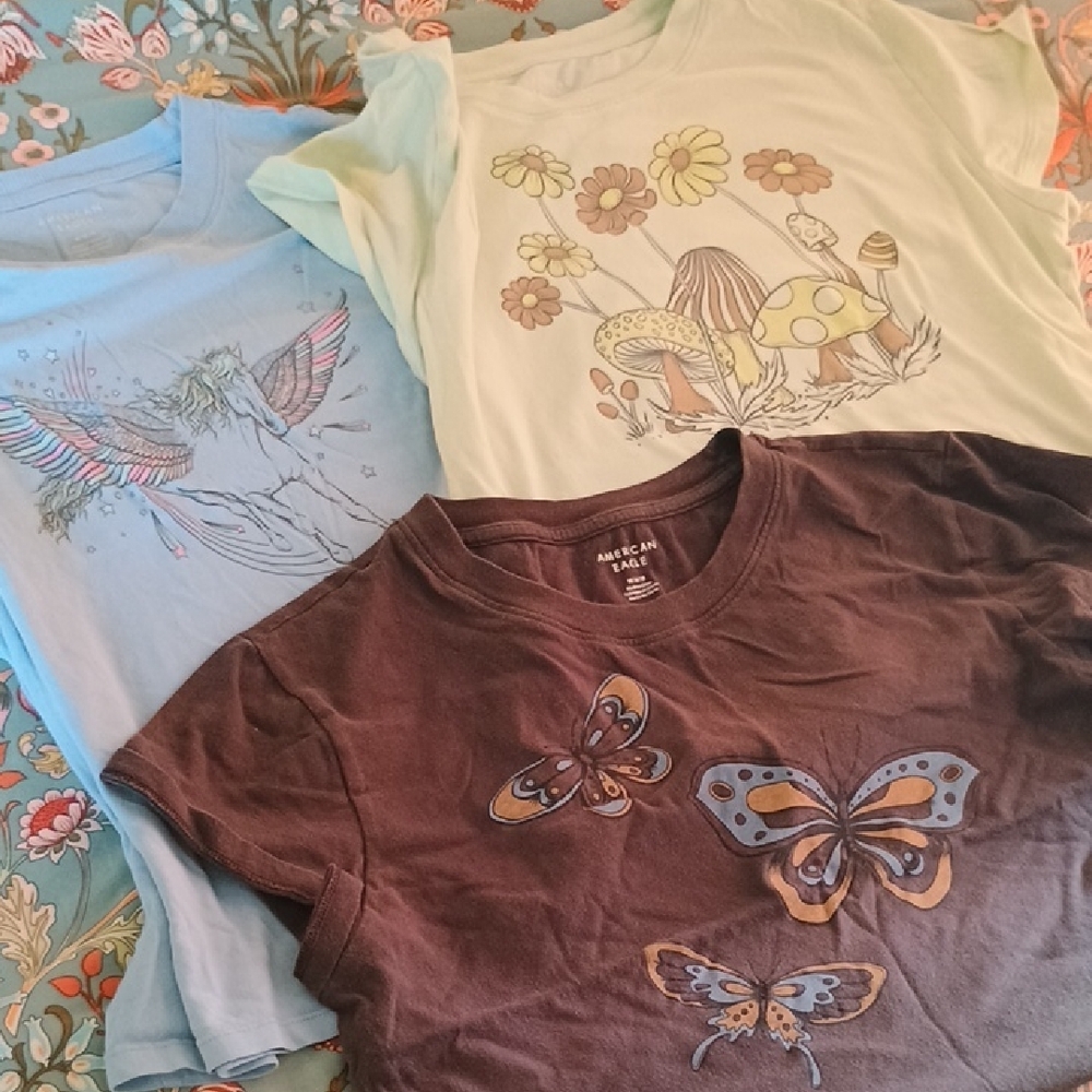 American Eagle Outfitters Green and Blue Short Sleeve Tees